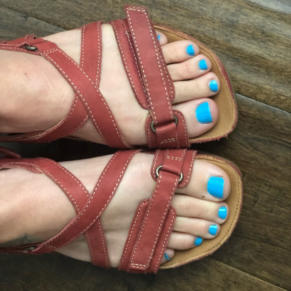 Kalso Earth Shoes Ramble Red Strappy Sandals Sz 5B